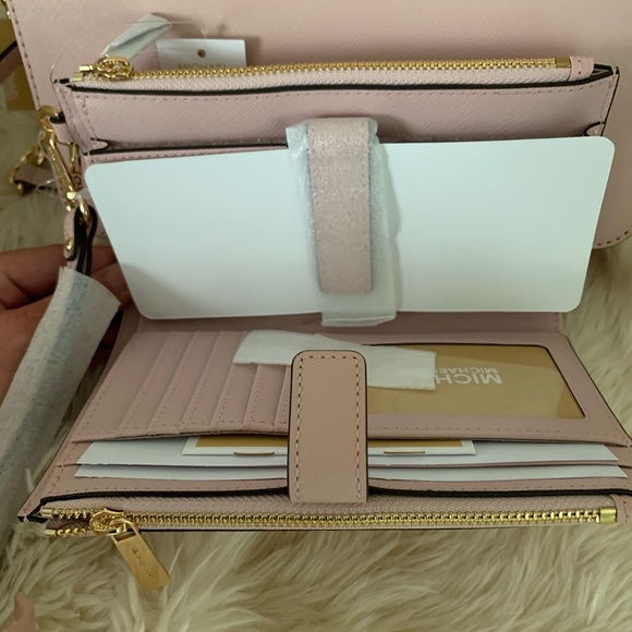 MICHAEL KORS CROSSBODY & WRISTLET. NWT. “B… - Picture 14 of 16